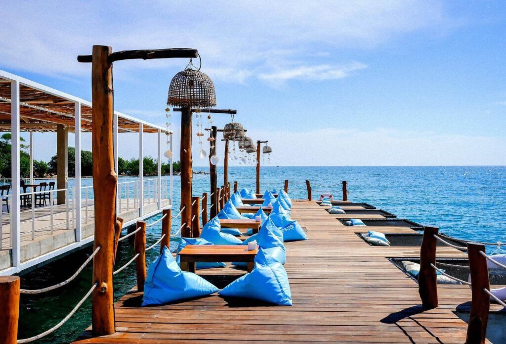 คาเฟ่สัตหีบ Samaesan Marina
